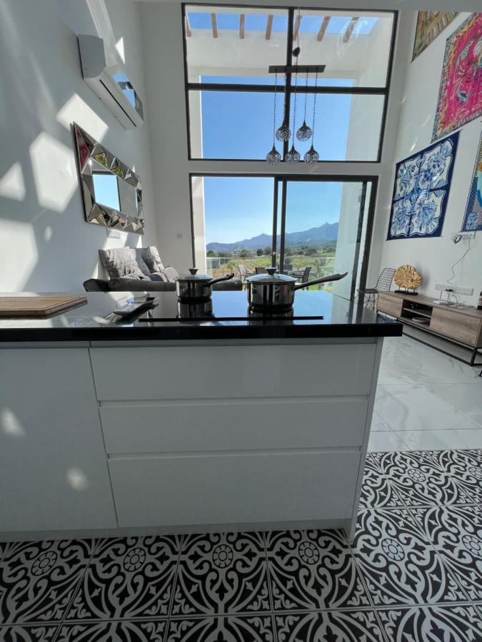 Hermes Penthouse Akanthou Exteriör bild